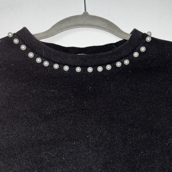 Knit black t shirt with pearls - Picture 2 of 2
